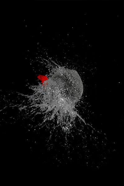 En exploderande vattenballong.